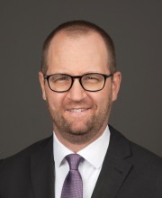andreas-bloechlinger_bank-alpinum.jpg