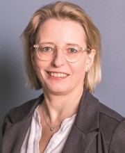 voigt_manuela_cropped.jpg