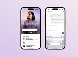 Smartphone mit Bild der digitalen Assistentin Anne und Chatverlauf