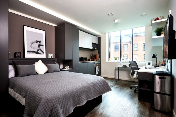 press_image_3_-_manchester_circle_square_room_vxl.jpg